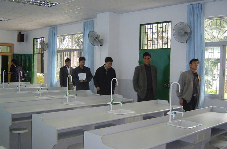 教學(xué)實(shí)驗(yàn)臺(tái)